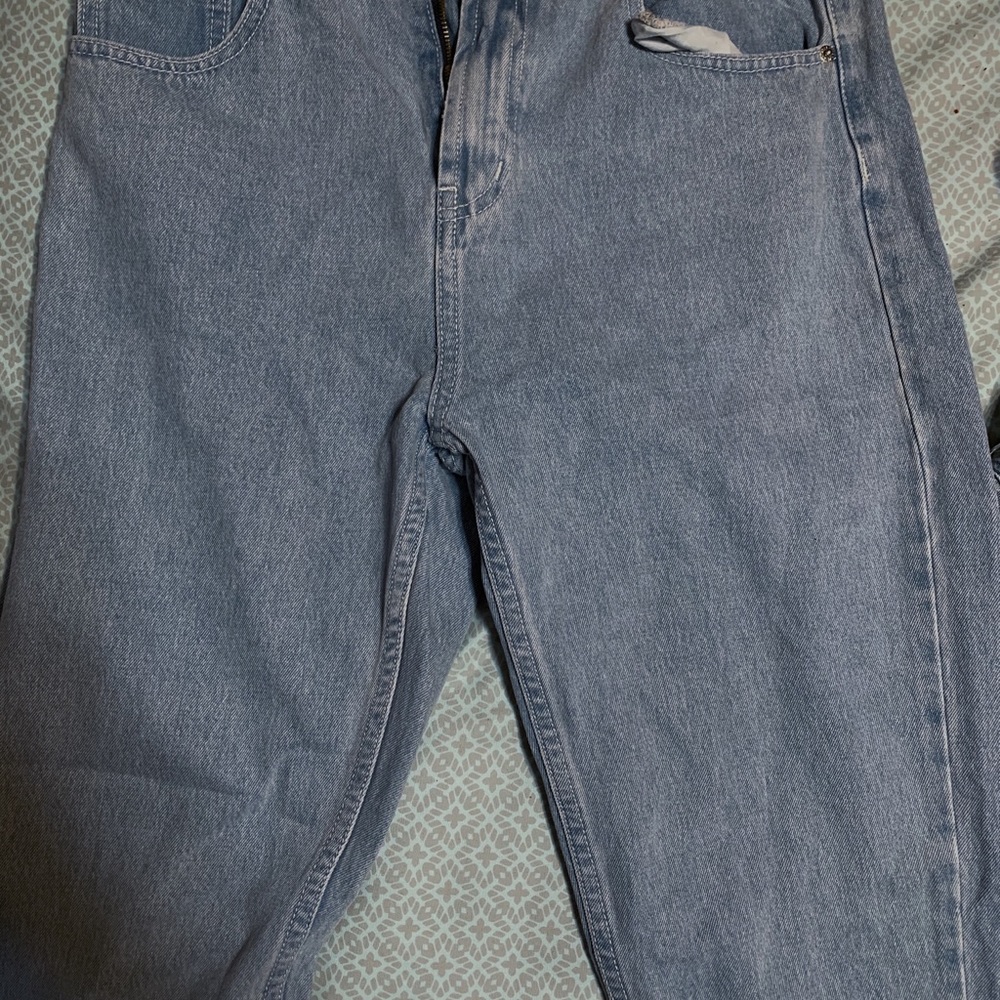 JEANS - Picture 2 of 3